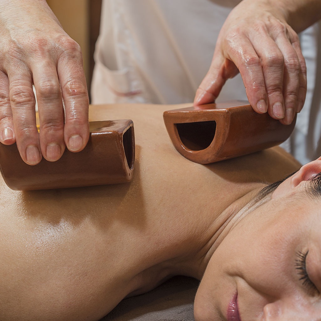 Wide choice of massages and therapies for both ladies and gentlemen in the SPA center of Spa Club Bor Hotel Velingrad