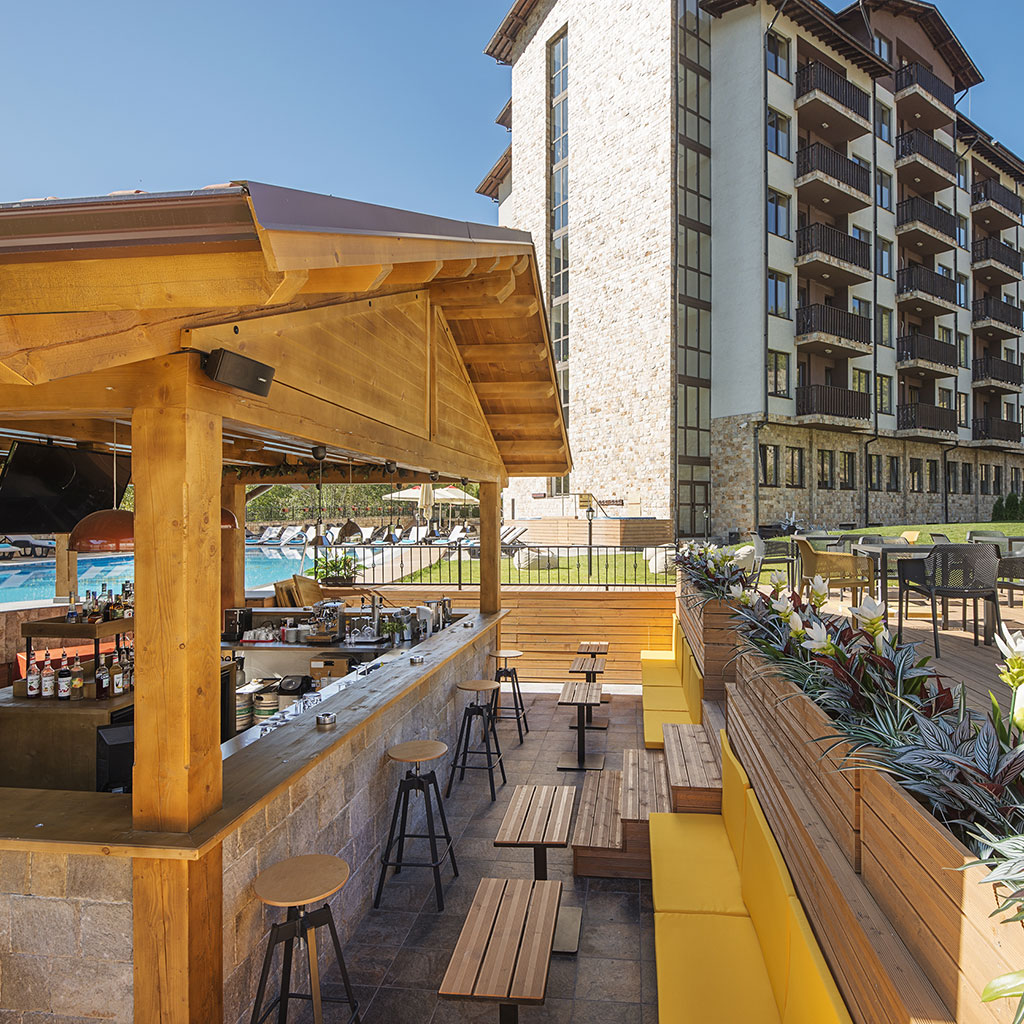 Outdoor bar in Balneo Hotel Saint Spas Velingrad